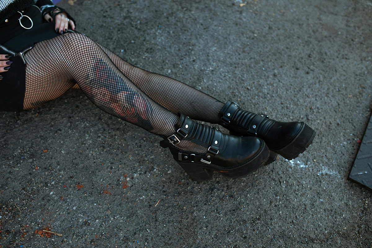 Black silk tattooed legs on the beach-Electro Sex
