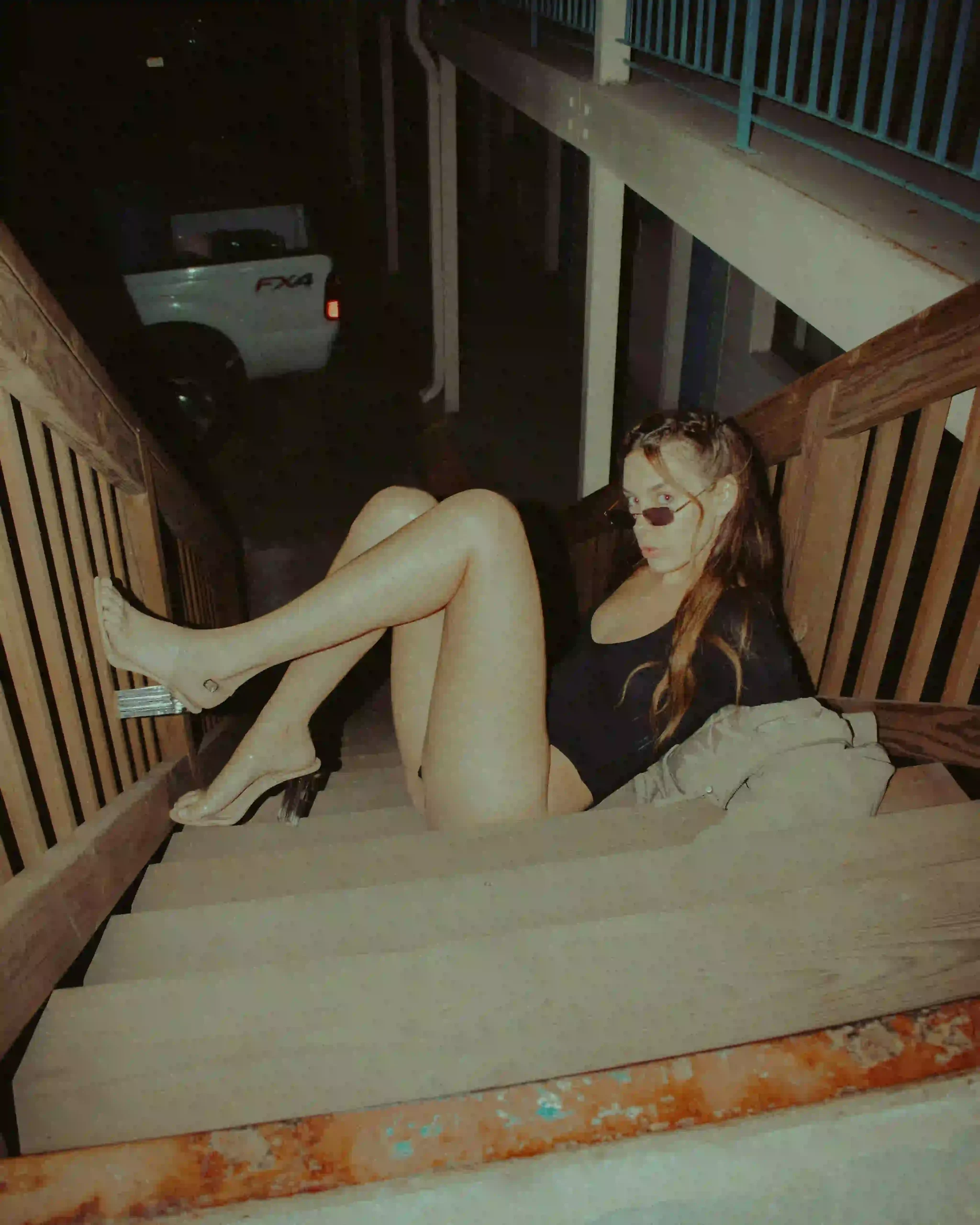 hot girl with sexy leg-D/s Roles